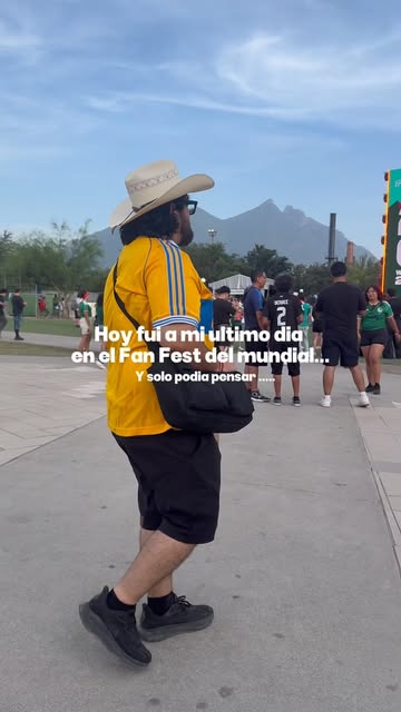 Jerry cubriendo el Fan Fest